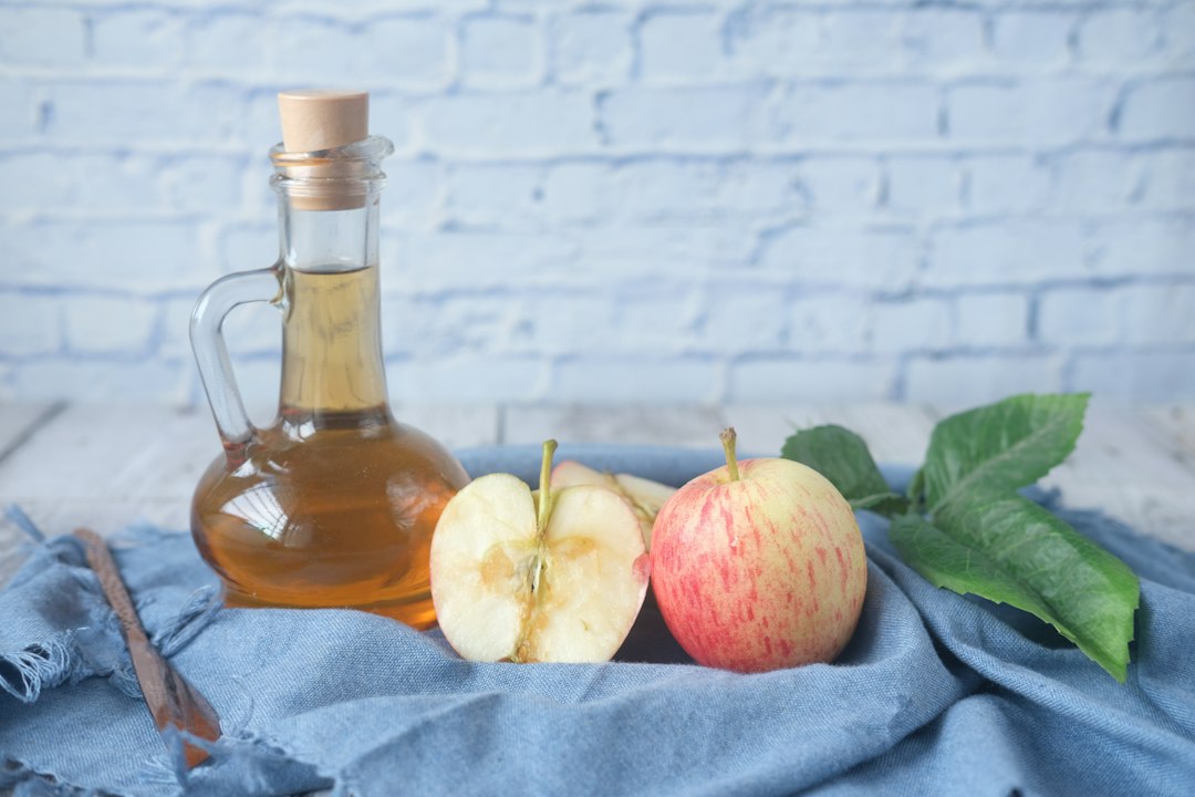Visual illustration for kombucha vs apple cider vinegar for digestion